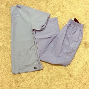 Maevn Scrubs Set